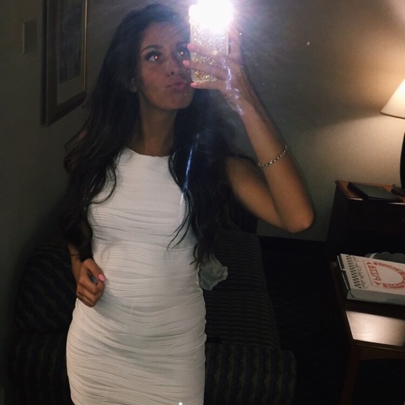 Meet your Posher, Gabrielle - Picture 1 of 1